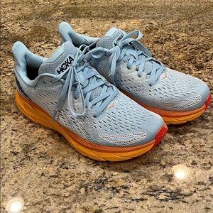 Hoka One Clifton 8 running shoes size 9.5